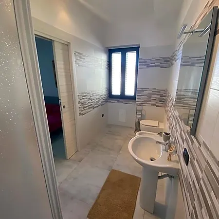 לינה וארוחת בוקר Santa Colomba 3*